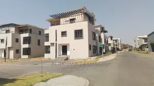 6bdrm Duplex in Gudu for sale