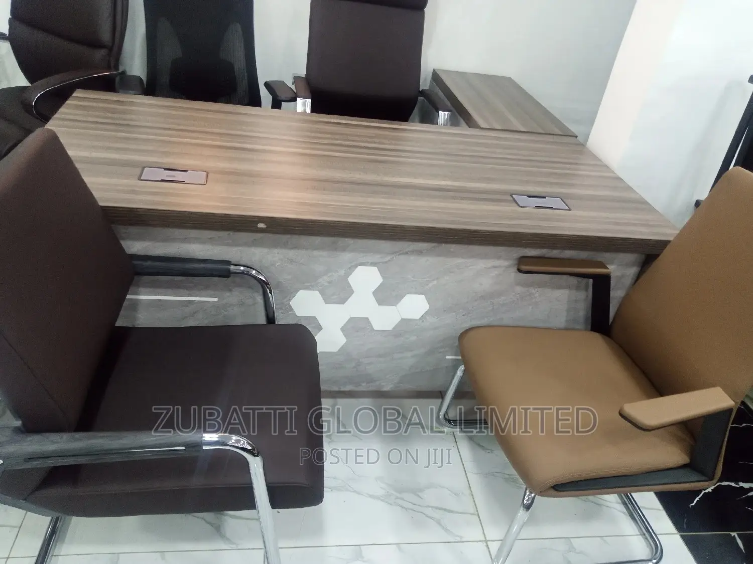 Foreign Executive Computer Table