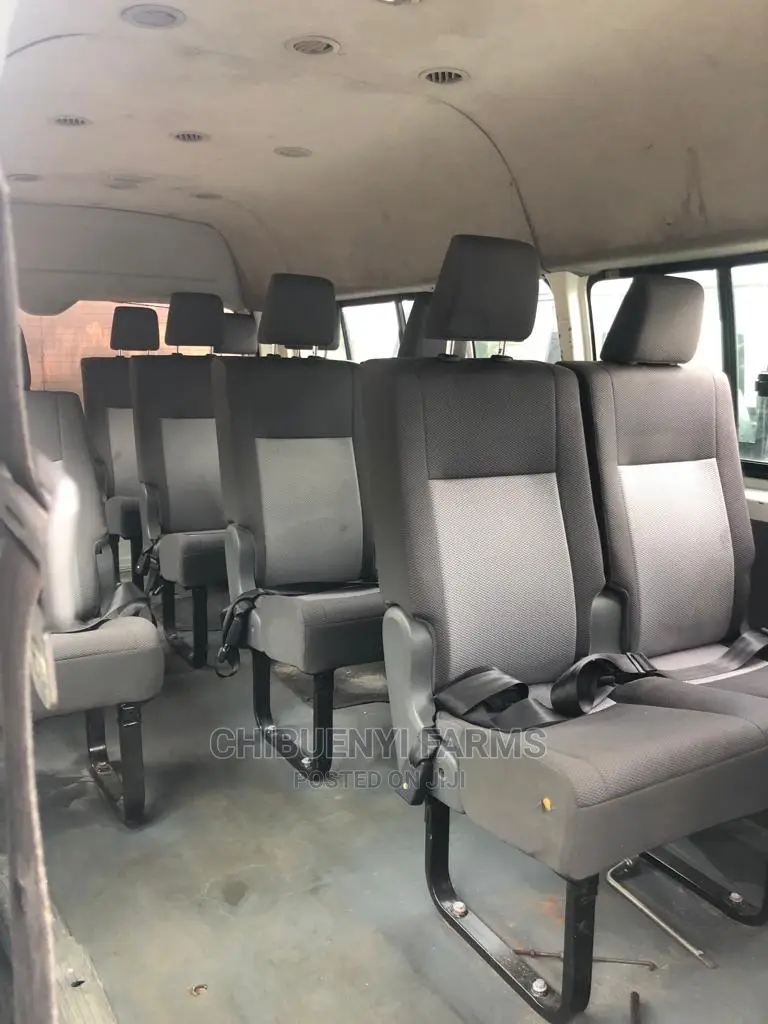 Toyota HiAce 2013 White
