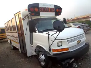 Chevrolet 3500 2004 White