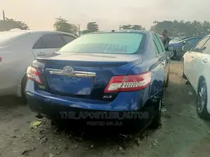 Toyota Camry 2011 Blue