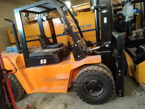 5ton Forklift (Diesel Powered)