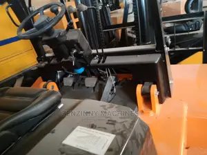 5ton Forklift (Diesel Powered)