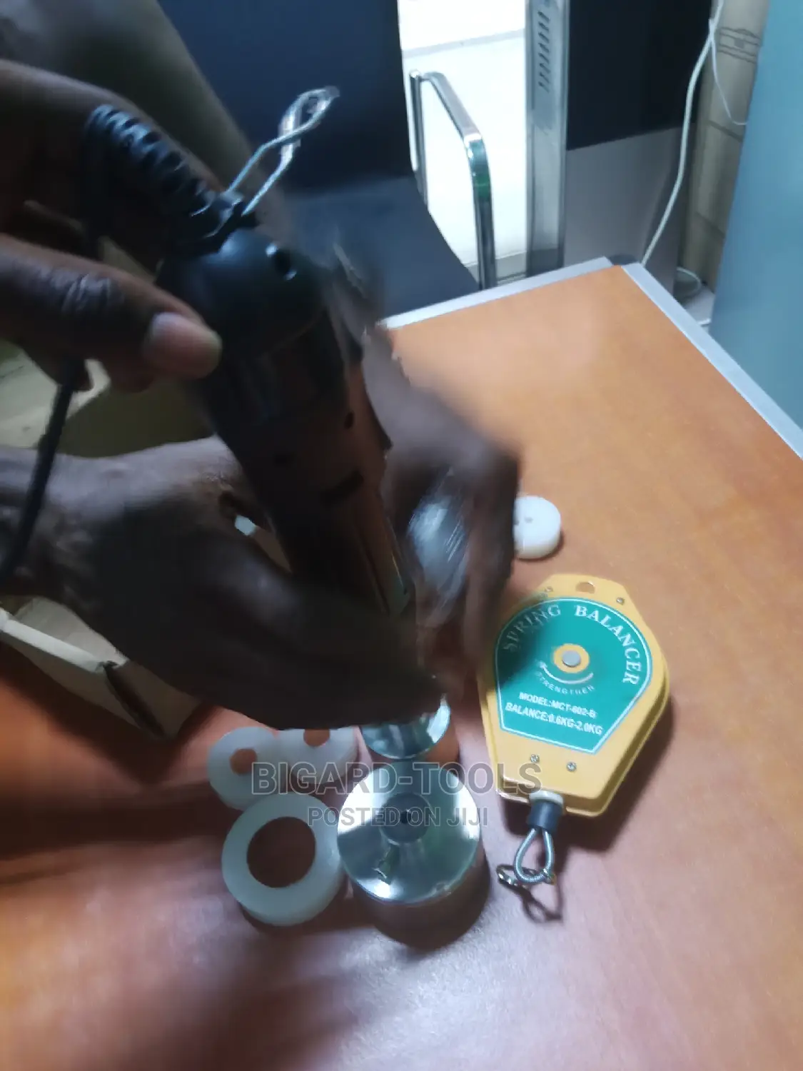 Capping Machine (With Spring Balancer)