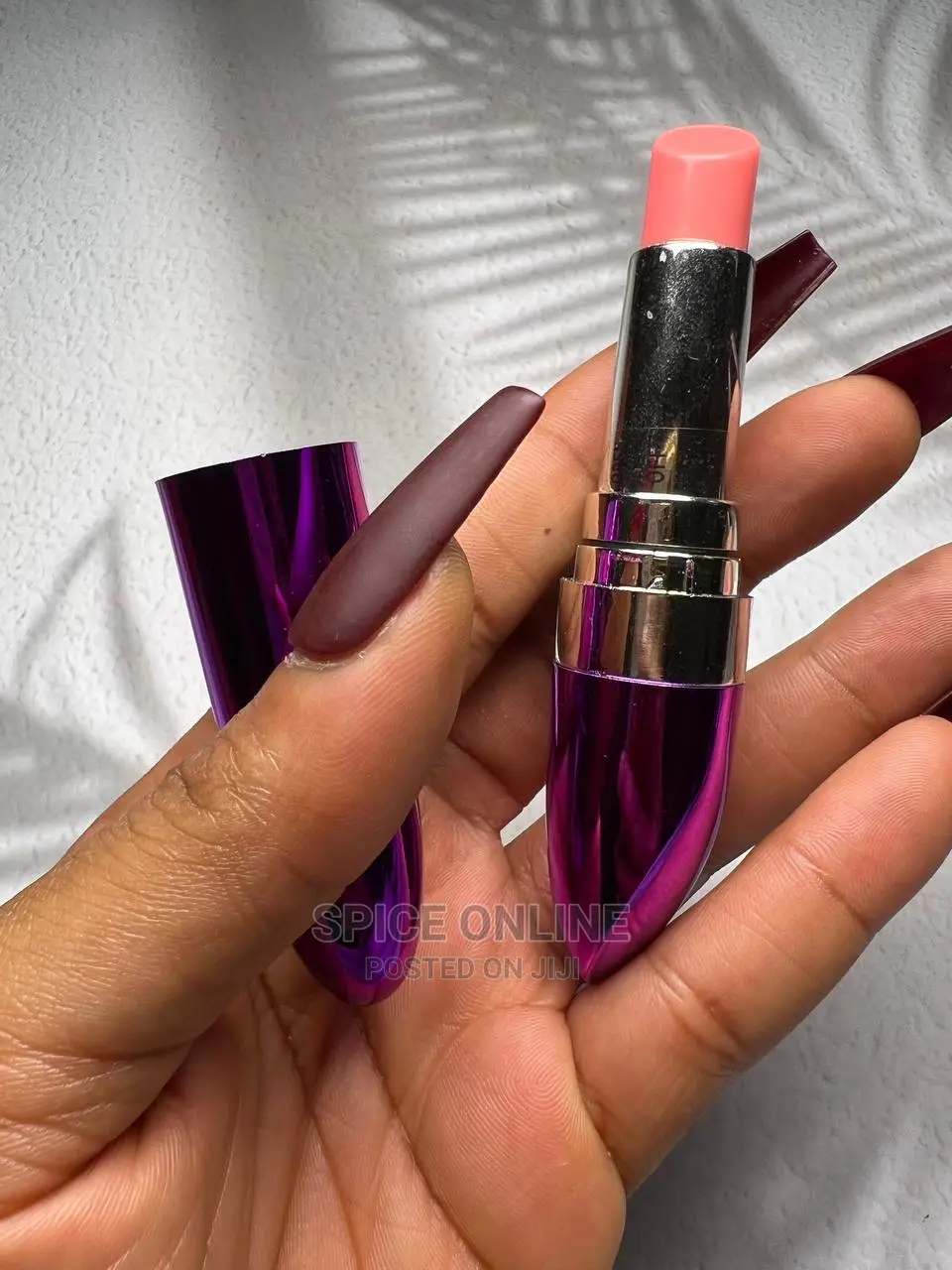 HQ : Hot Lipstick Vibrator