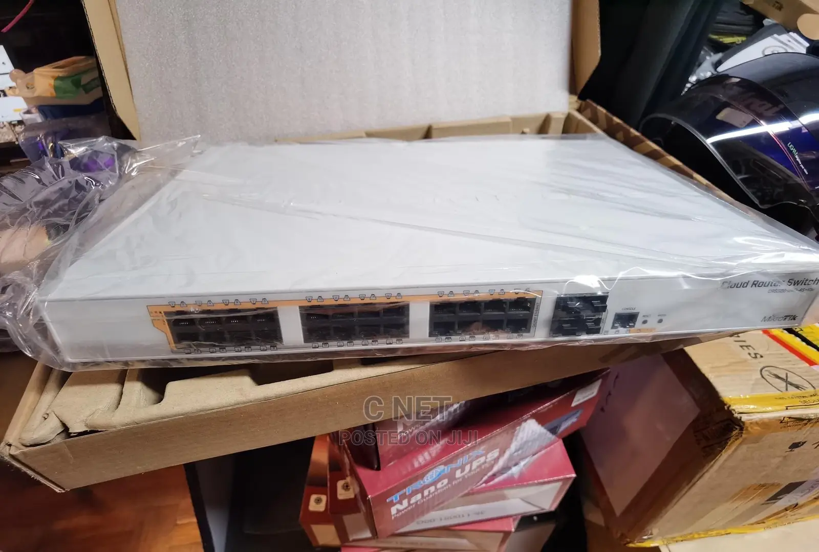 Mikrotik CRS 328-24p-4s+Rm