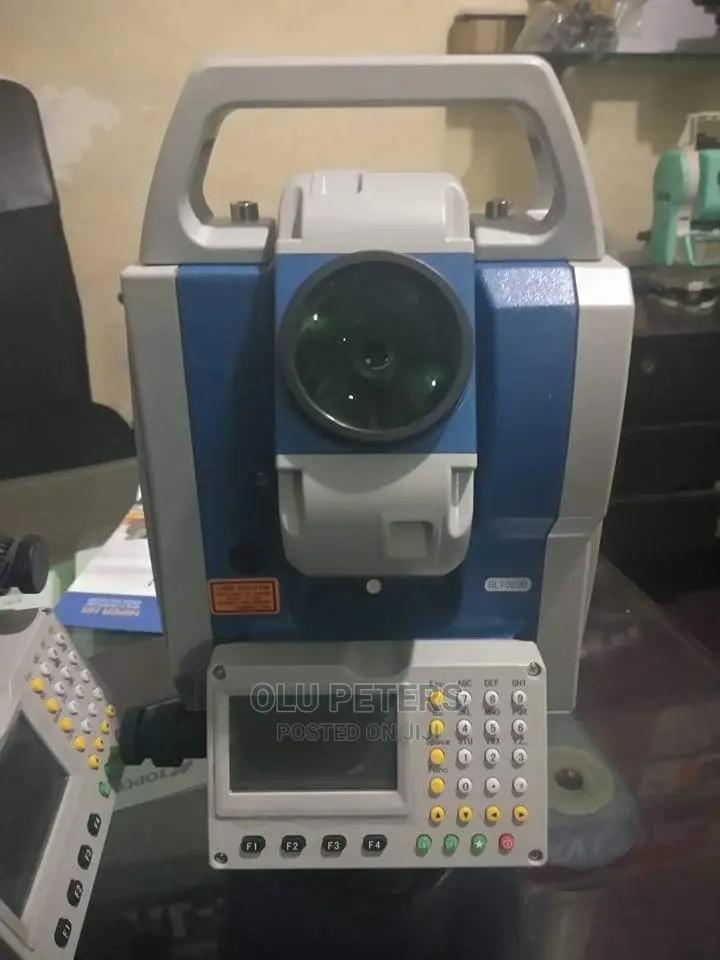 Stonex R1plus 2” Reflectorless Total Station