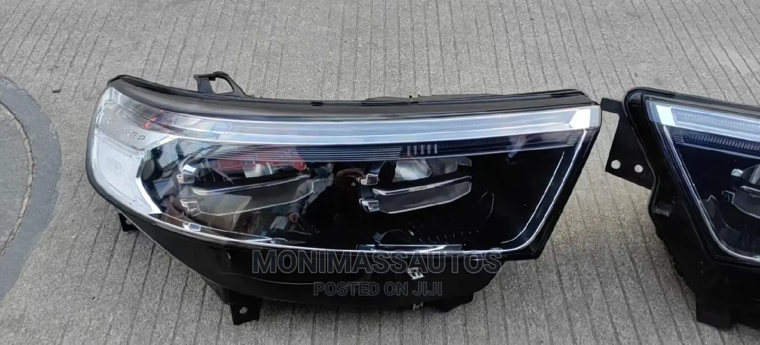 Headlight Ford Explorer 2022