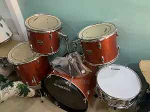 Yamaha 5 Set Drum and Complete Drum Kit