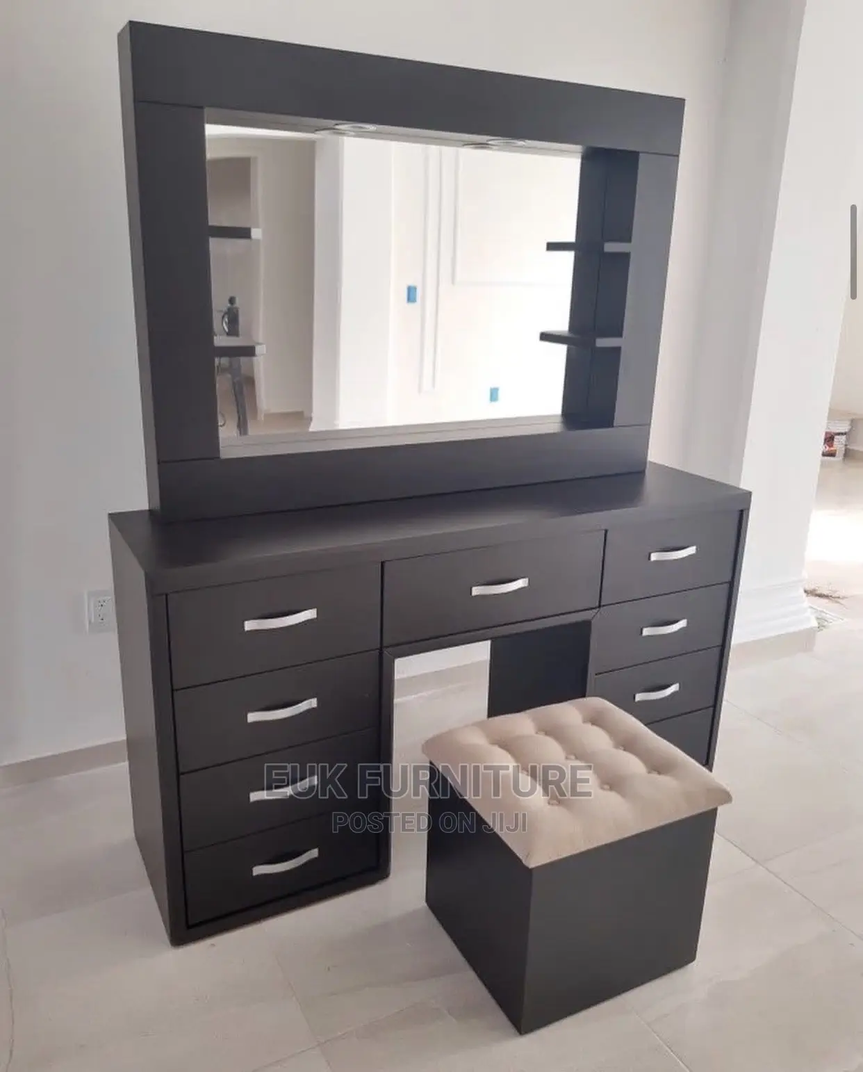 Dresser Set