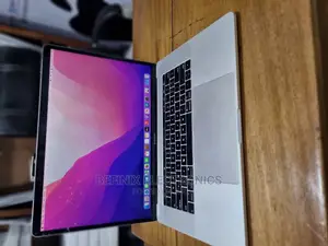 Laptop Apple MacBook Pro 2018 16GB Intel Core I9 SSD 512GB
