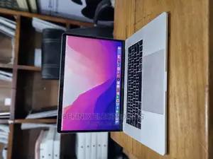 Laptop Apple MacBook Pro 2018 16GB Intel Core I9 SSD 512GB