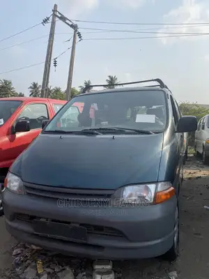 Toyota HiAce 2000 Blue