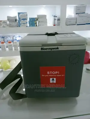 Vaccine Carrier With 4 Icepacks