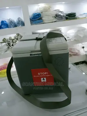 Portable 1.4 L Vaccine Carrier With 4 Icepacks
