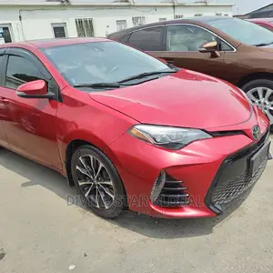 Toyota Corolla SE (1.8L 4cyl 6M) 2018 Red