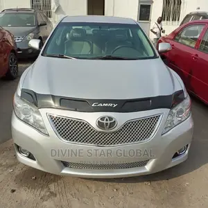Toyota Camry LE 4dr Sedan (2.5L 4cyl 6AM) 2010 Silver