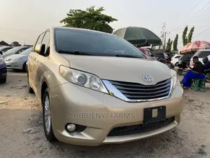 Toyota Sienna XLE 7 Passenger Mobility 2011 Gold