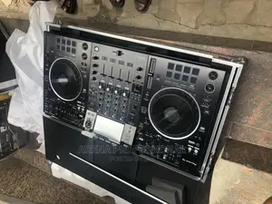 Pioneer XDJ-XZ DJ Controller