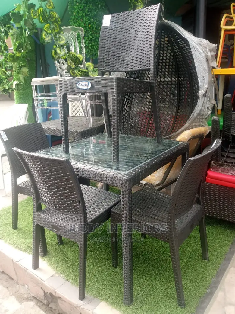Restaurant 4 Seaters Table Set