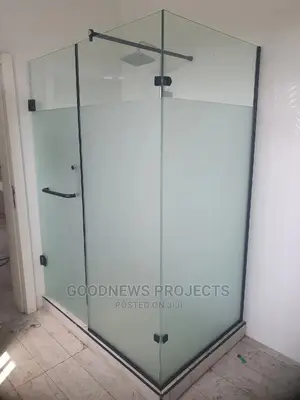 Tempered Frameless Glass Cubicle