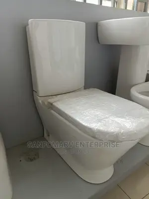 Twyford England Kerarmag Wc and Soft Close Cover
