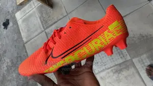 SOCCER BOOT ( Nike )