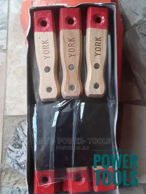 Heavy Duty Wood Handle Scraper 2"