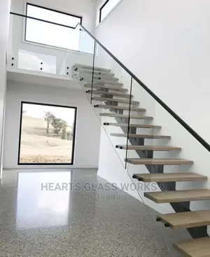 Elegant Glass Stairs Balustrade