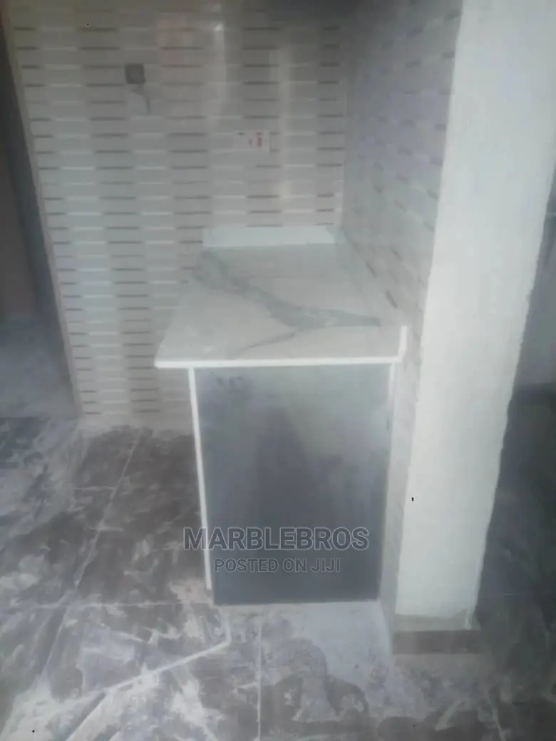 White Marble Stone Countertop Finishing MB