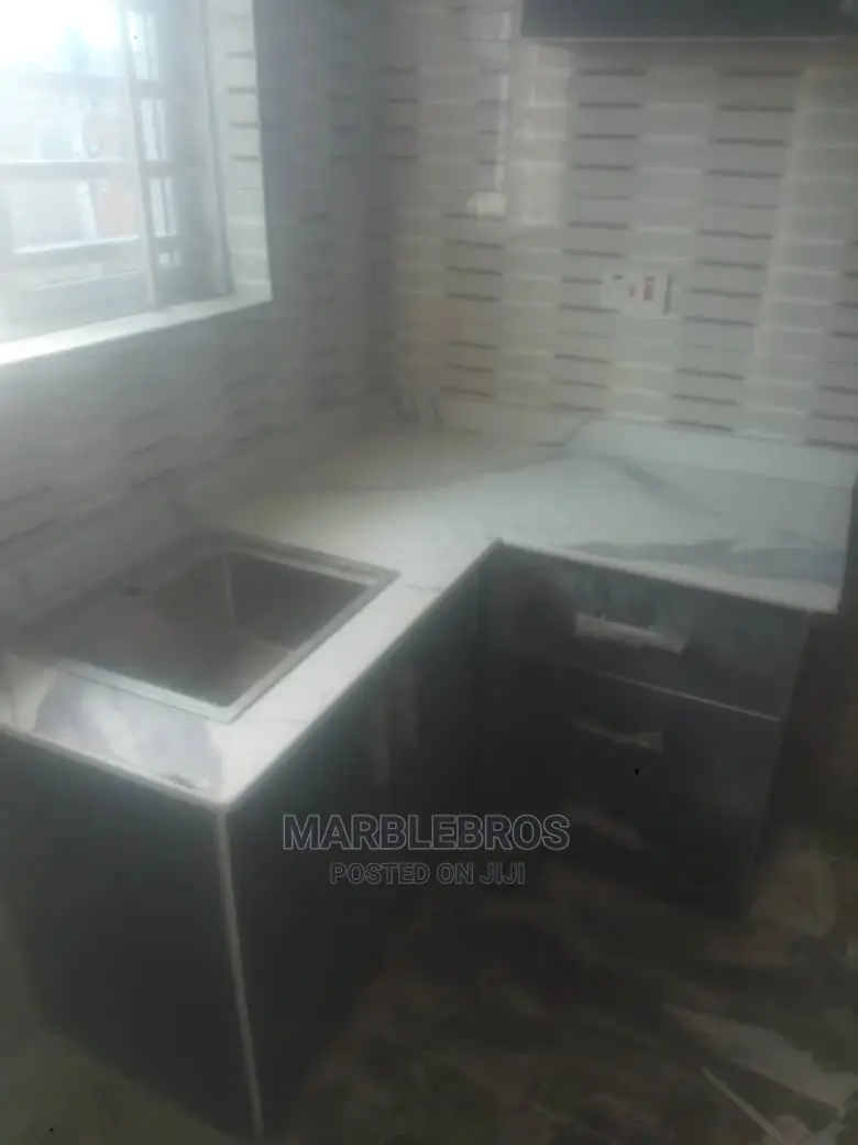 White Marble Stone Countertop Finishing MB
