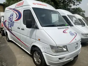 Mercedes-Benz Sprinter 2005 White