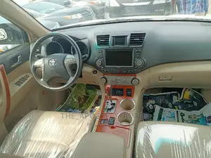 Toyota Highlander Limited 2010 White