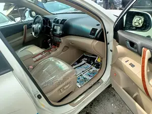 Toyota Highlander Limited 2010 White