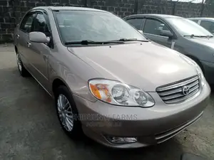 Toyota Corolla LE 2004 Gold