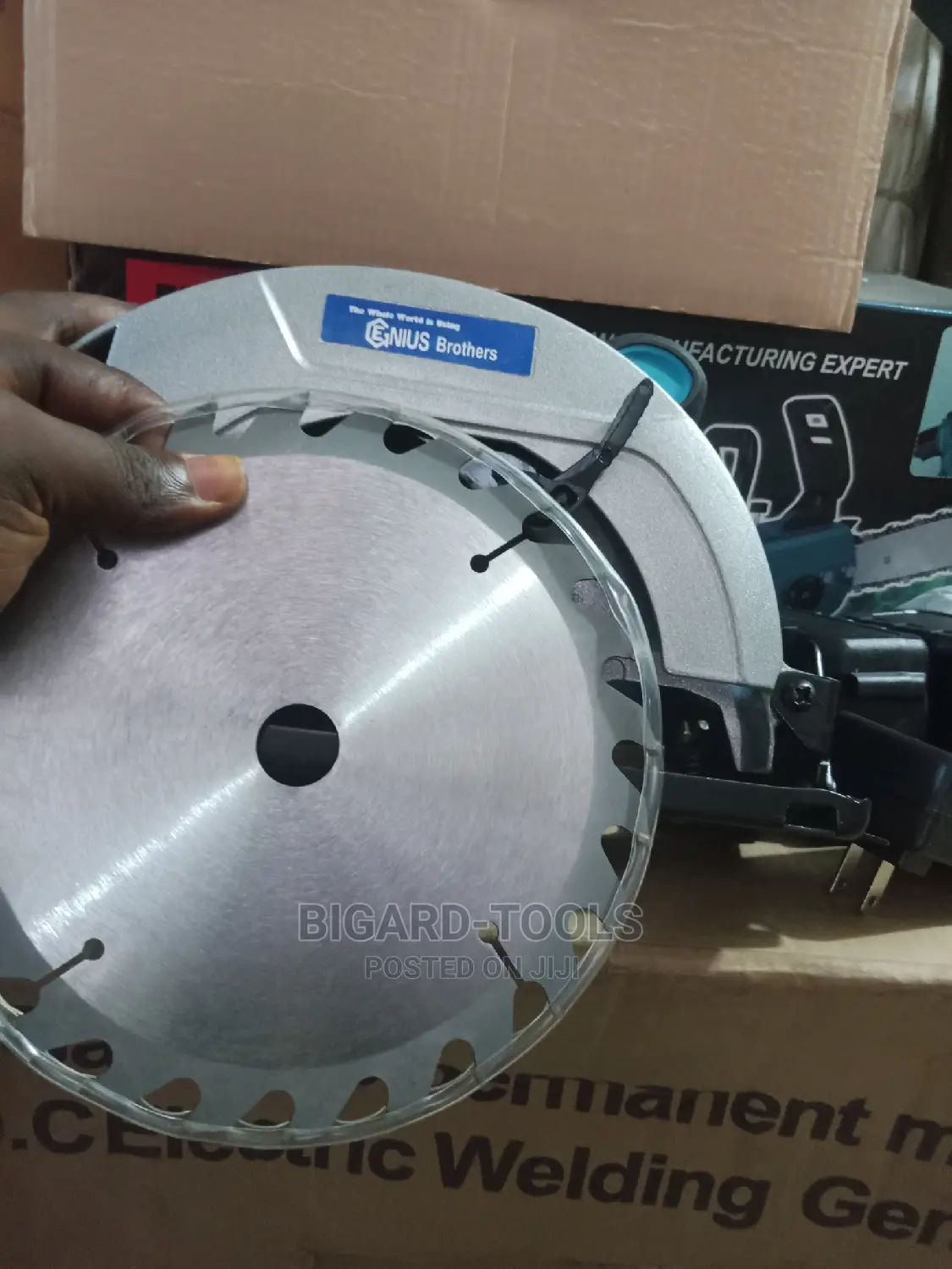 Cordless Circular Saw Machine
