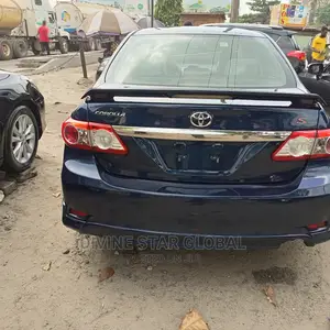 Toyota Corolla S 5-Speed 2013 Blue