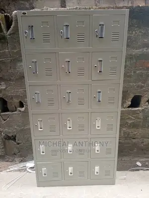 High Quality Cabinet 18 Doors