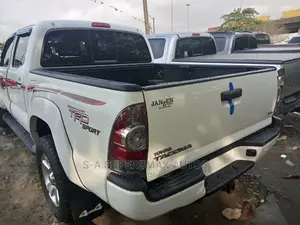 Toyota Tacoma 2014 White