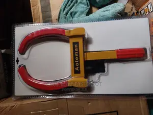 Heavy Duty Lock With 2 Keys Supplied With Each Clamp