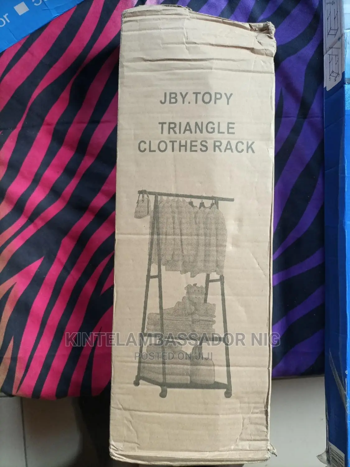 Triangle Cloth Storage Hanger With Wheel