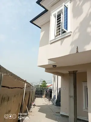 Furnished 3bdrm Block of Flats in Adeniran Ogunsanya, Surulere for rent