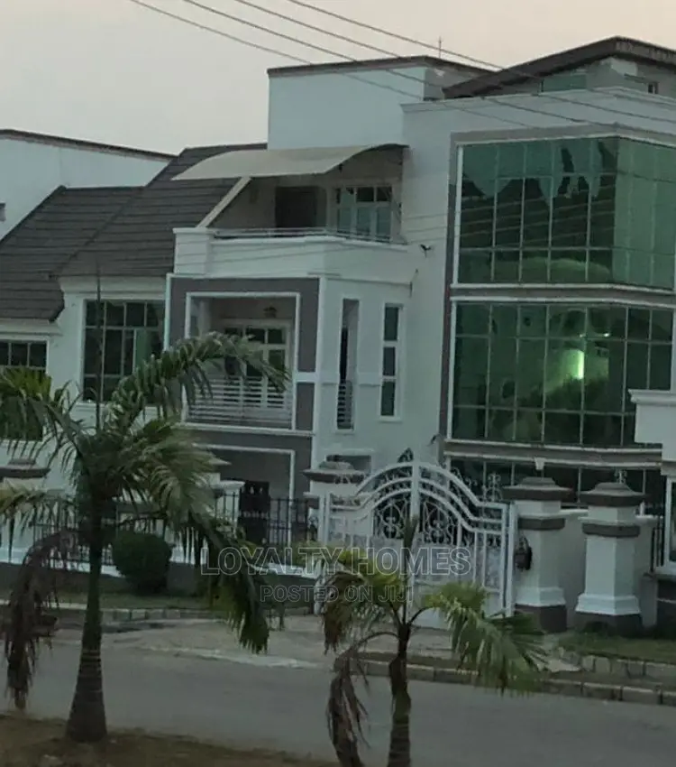 Furnished 5bdrm Duplex in Gwaripa Main, Gwarinpa for Sale