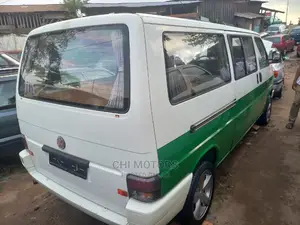 Volkswagen Transporter 2005 Green