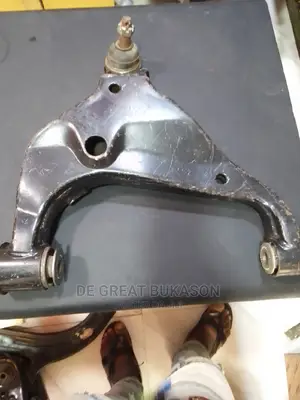 Lower Arm Hilux 2.7