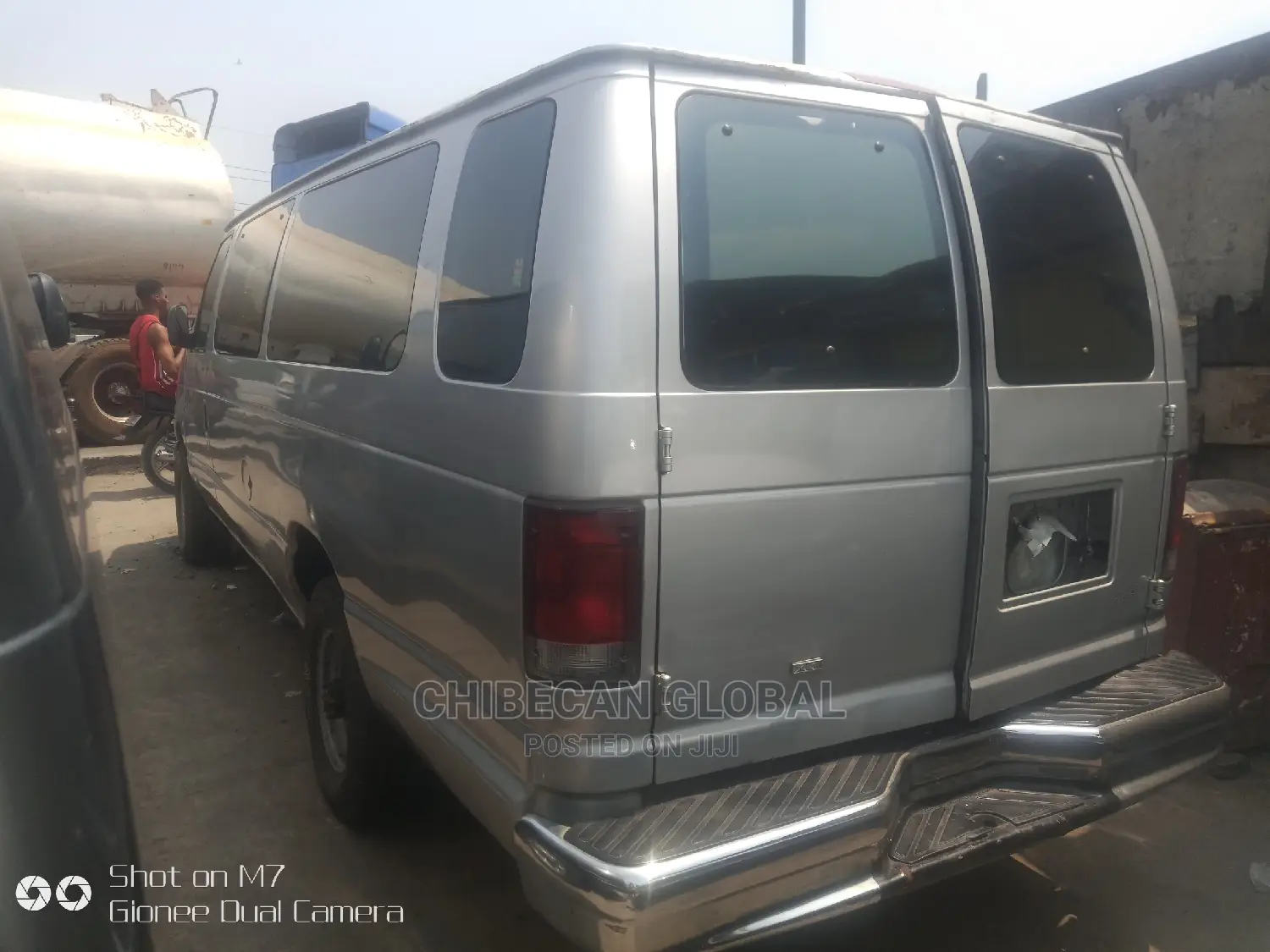Ford E350 2000 White