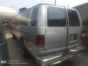 Ford E350 2000 White