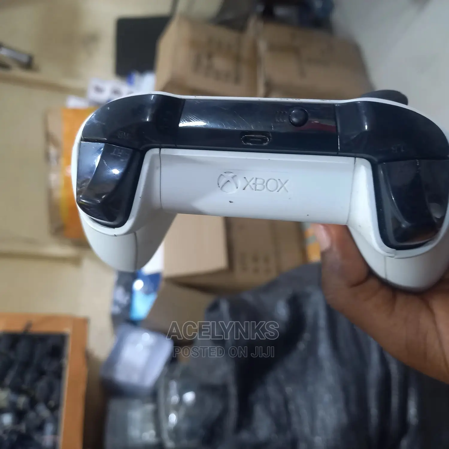 Xbox One White/Black