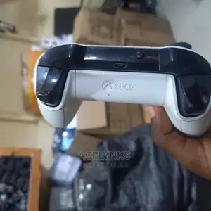 Xbox One White/Black