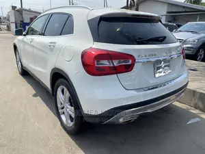 Mercedes-Benz GLA-Class 2017 White
